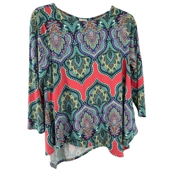 𝅺CUPIO Viscose Asymmetrical Hem Stretchy Knit Printed Top Size Small NEW - Picture 1 of 6